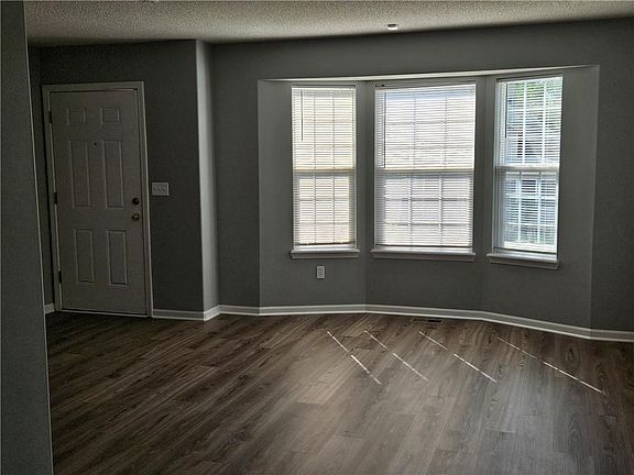 4th image of 3931 Highland Ave