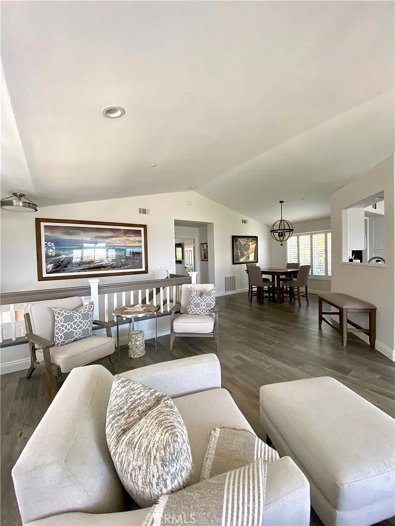 3 bed, 2.5 bath, 2000 sqft, $11,000 — Photo 4