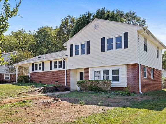 2nd image of 846 Pine Creek Dr