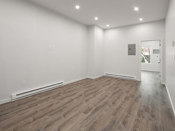 4th image of 929 39th St #1