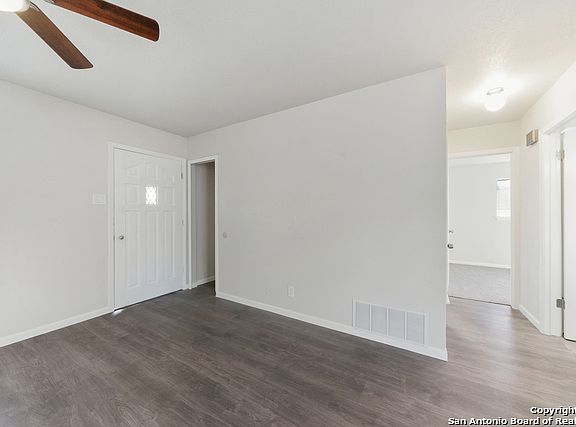 3rd image of 2307 Marilyn Kay St