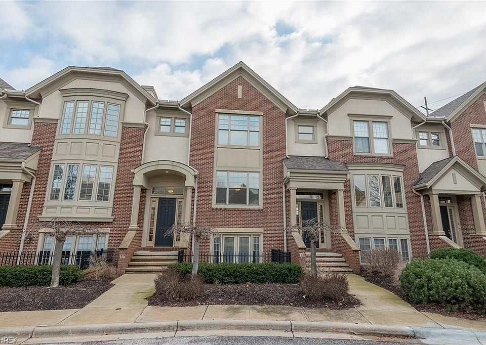 1st image of 17 Astor Pl