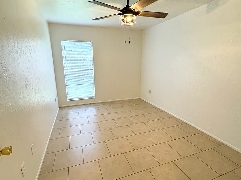 821 NW 13th St #9 — Photo 13