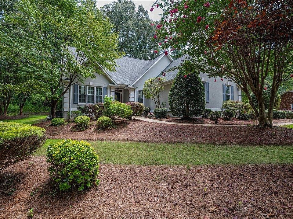 1st image of 157 Westmeath Dr