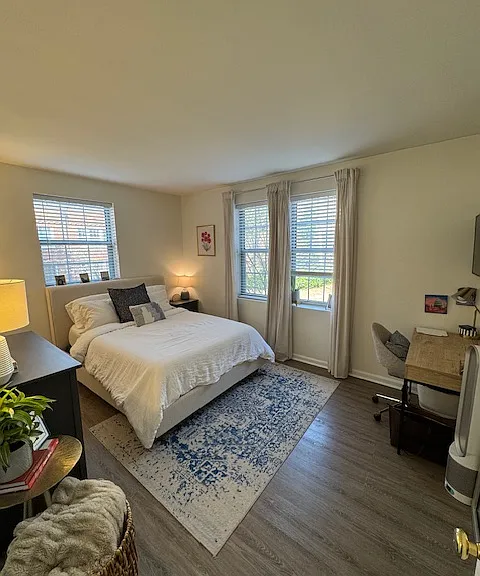 1812 N Queens Ln #217 — Photo 9