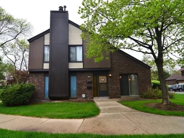 8580 N Servite Dr #8580, Milwaukee, WI 53223