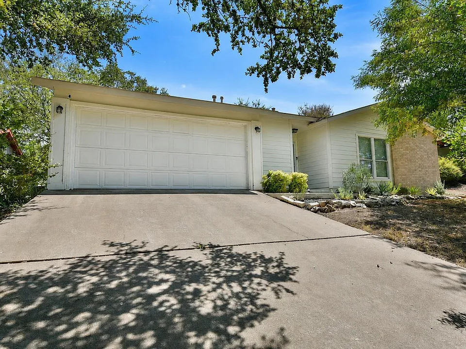 8411 Romney Rd