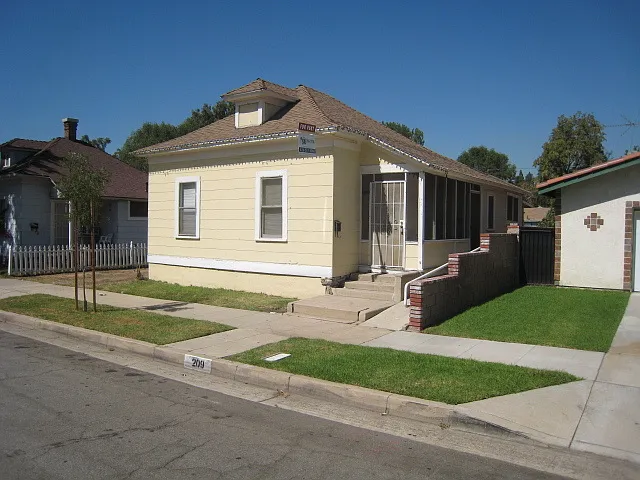 209 W 2nd St #209