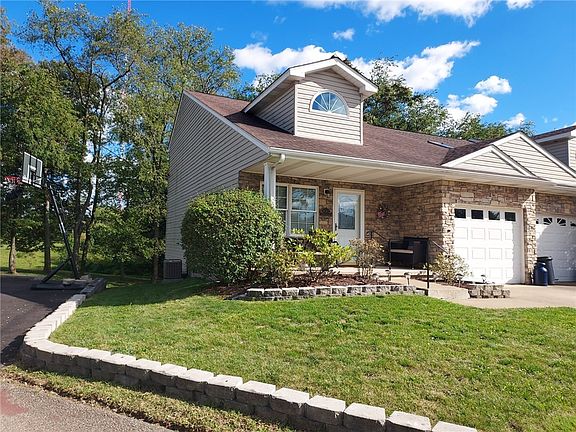 3rd image of 132 Cambria Hill Dr