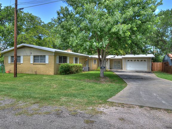 3rd image of 501 Sherwood Forest Dr