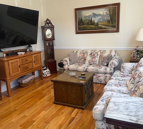 2nd image of 621 Valley Ave APT 2