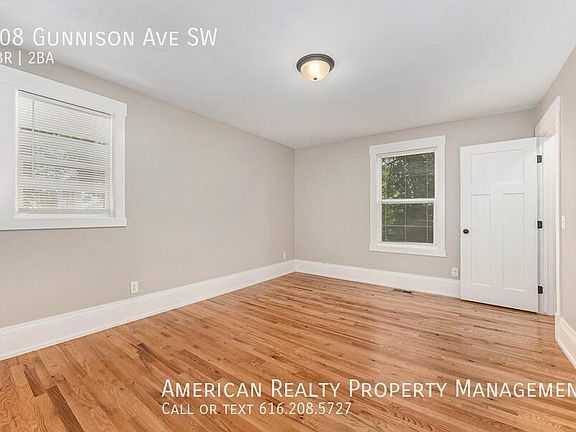5th image of 308 Gunnison Ave SW