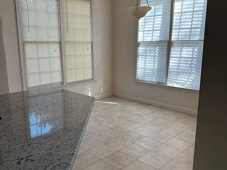 125 Quay Cir — Photo 11