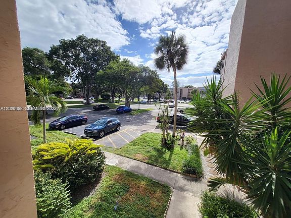 2nd image of 9440 Live Oak Pl APT 201