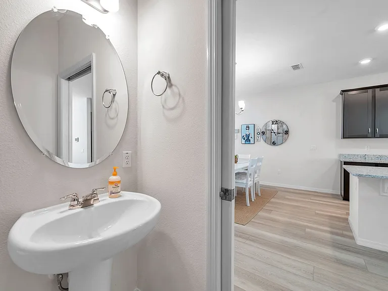 4966 Avalon Park Blvd — Photo 14