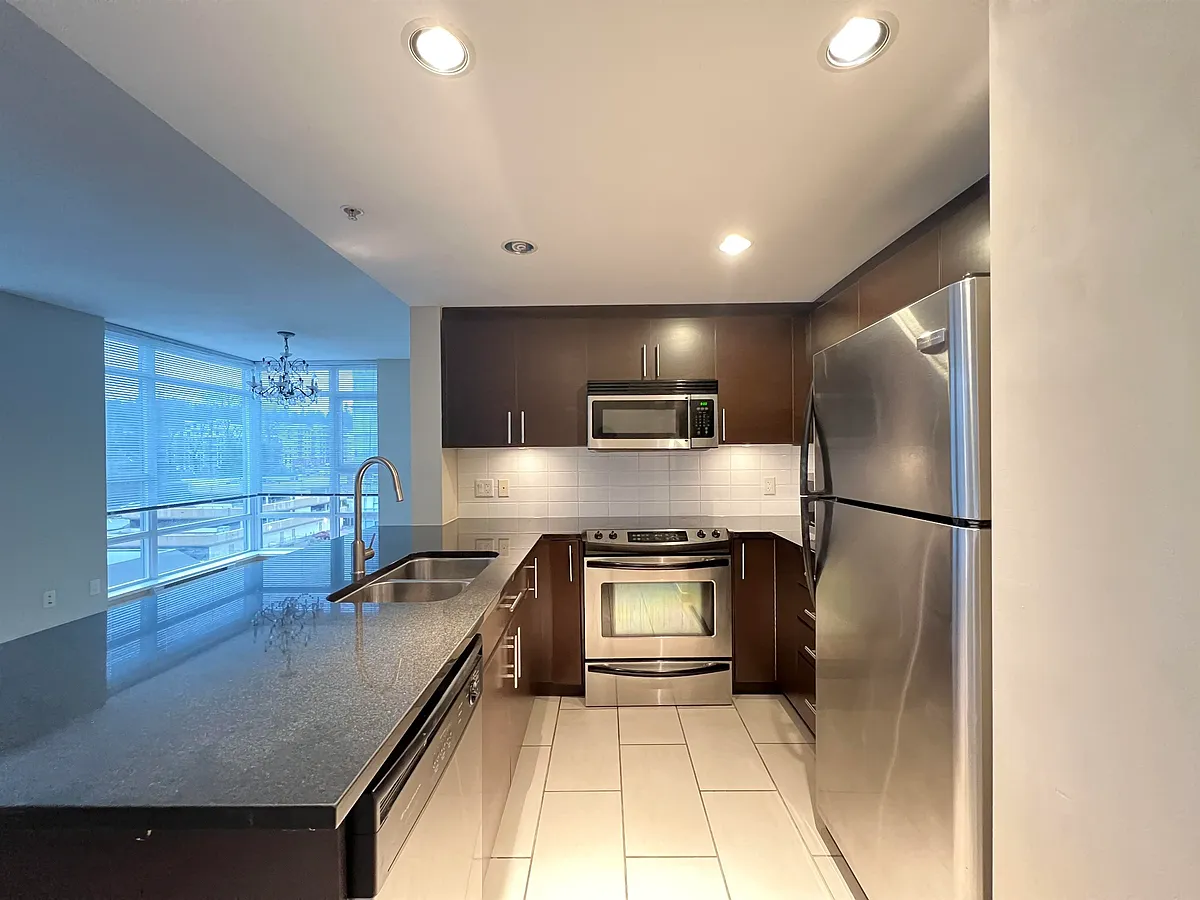 Building Photo - 555 Delestre Ave #906