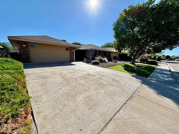 2nd image of 2546 Cherry Hills Dr