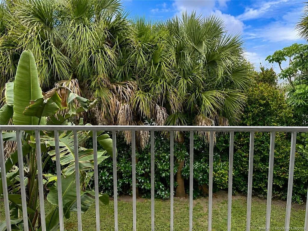 2 bed, 2.0 bath, 1100 sqft, $1,950 — Photo 3