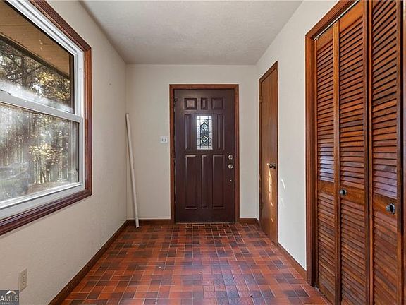 3rd image of 5388 Price Rd