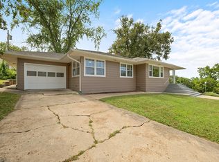302 W Long St, Branson, MO 65616