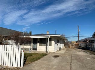 508 W 2nd St, Wapato, WA 98951