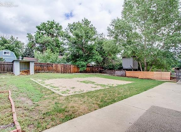 5th image of 4627 El Camino Dr