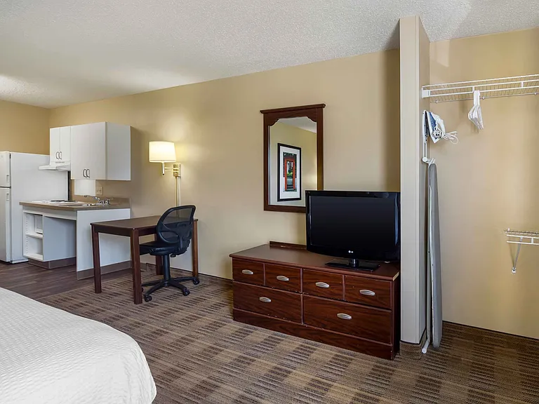 Studio Suite - 1 Queen Bed