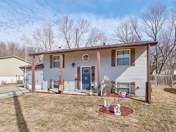 3rd image of 518 Saint Peters Howell Rd