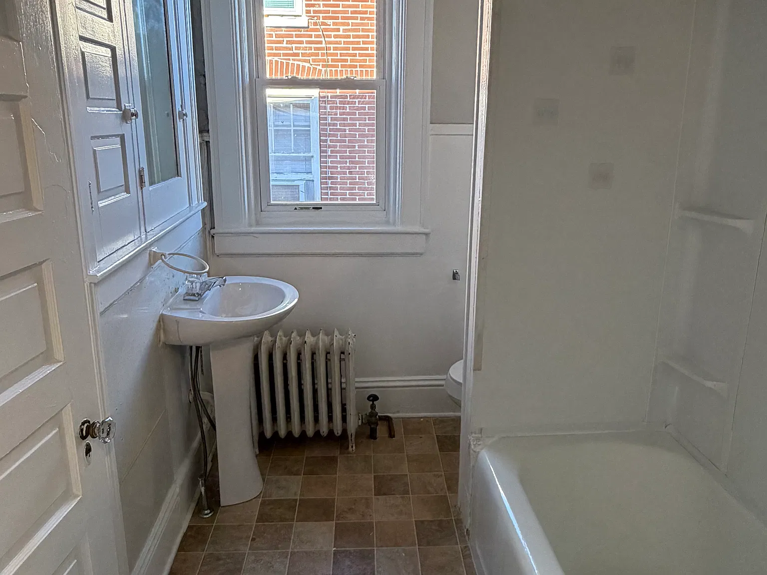 4 bed, $1,300 — Photo 3