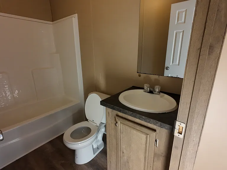 304 Reeves St #G4 — Photo 14