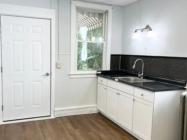 252 Main St #A3 — Photo 2