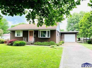 399 E Wilkison St, Montezuma, IN 47862