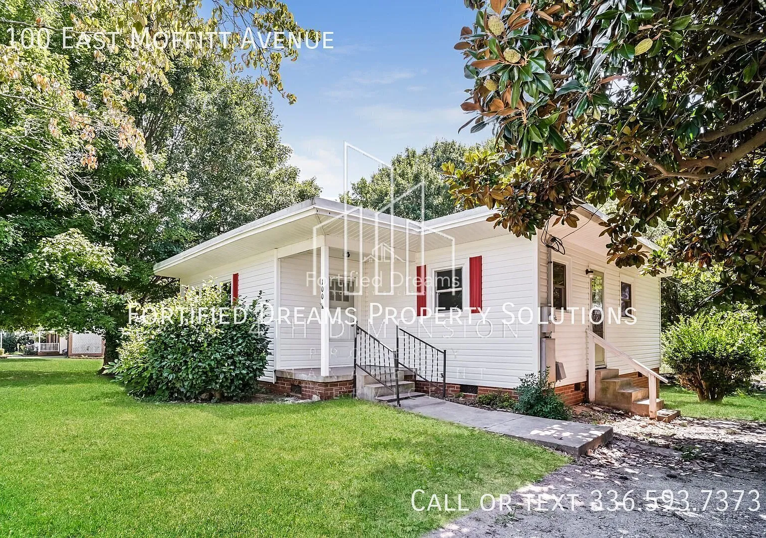 Charming 2-Bedroom Home with Hardwood Floors in Liberty, NC - 100 East Moffitt Avenue — Photo 2