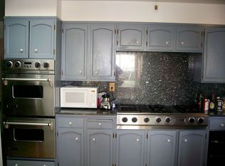 7975 Phaeton Dr, Oakland, CA 94605