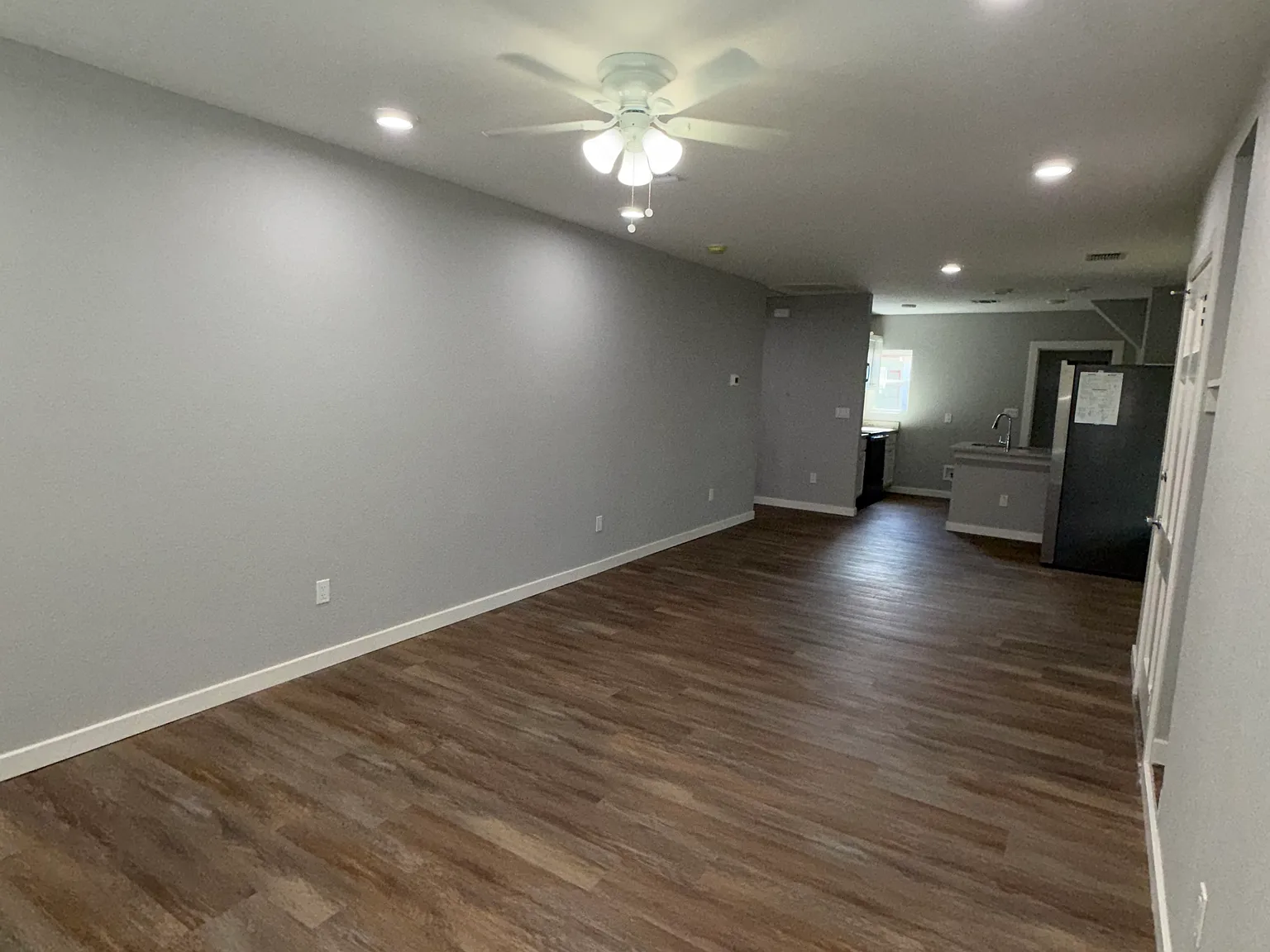 3 bed, 1250 sqft, $1,995 — Photo 2