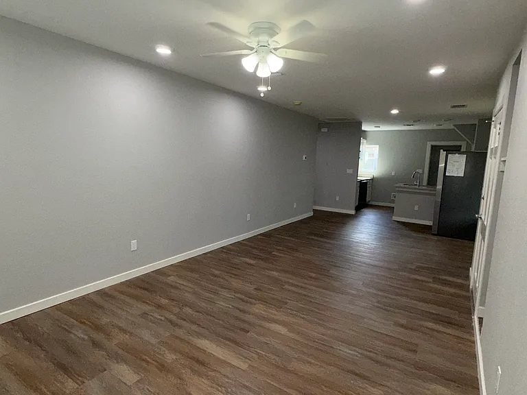 334 W Hermosa Dr — Photo 2