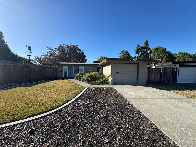 1531 Minnesota St — Photo 1