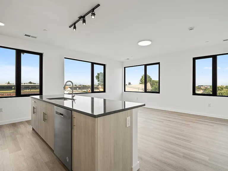 117-121 Prospect Ave #207 — Photo 4