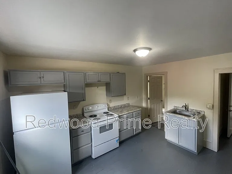 908 Main St #202 — Photo 3