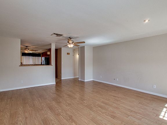 3rd image of 1562 N Horne