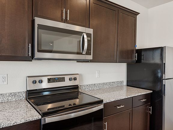 4th image of 919 W Calle El Teclado
