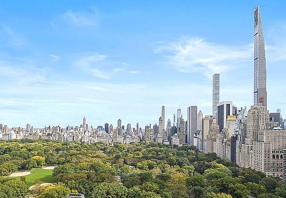 3rd image of 15 W 63rd St APT 28B