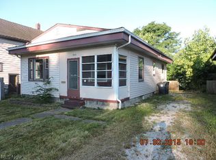 1904 18th St SW, Akron, OH 44314