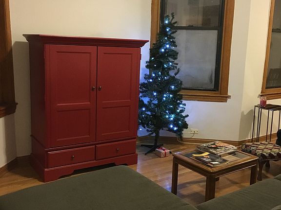 3rd image of 1453 W Carmen Ave APT 1F