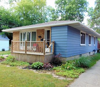 1015 Parkdale St, Lansing, MI, 48910