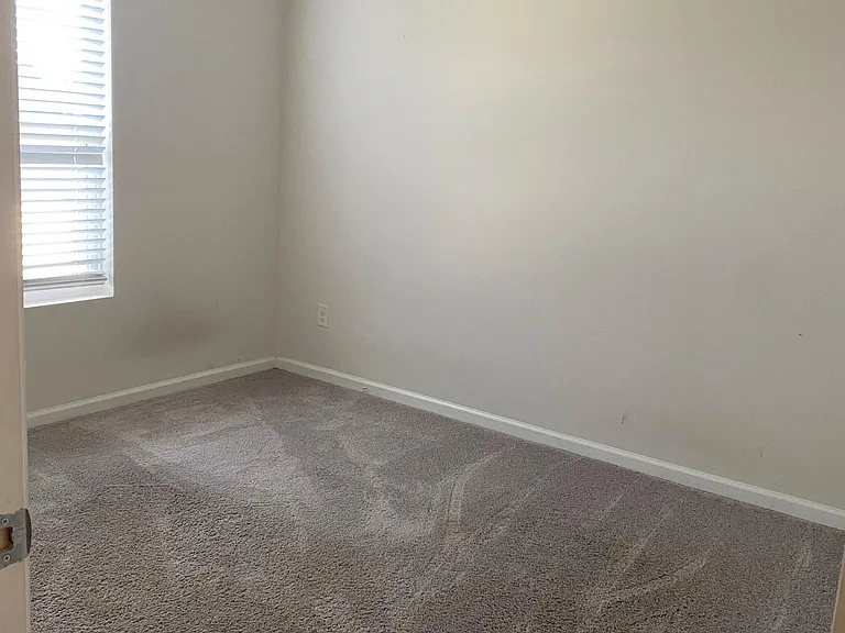 128 Evonshire Blvd — Photo 20