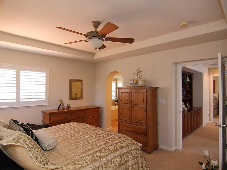 850 Belmont Ln — Photo 17