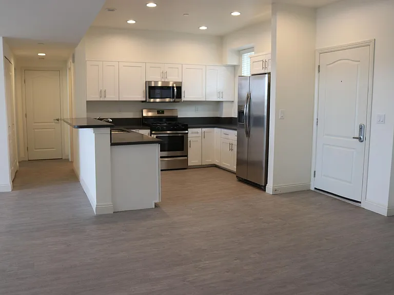 7120 Bellaire Ave #210 — Photo 5