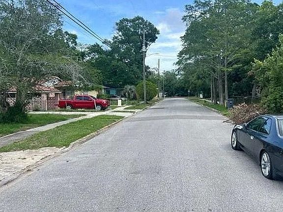 4th image of 1056 W 30th St