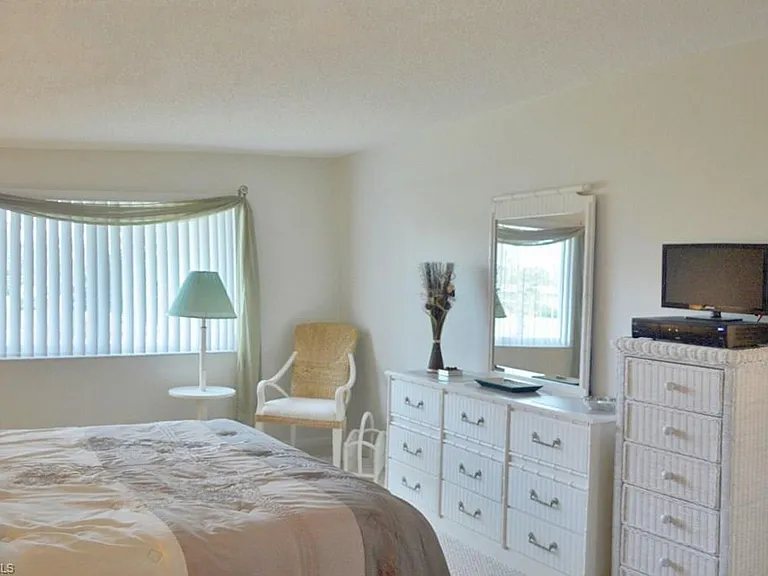 135 Palm Dr #12 — Photo 8